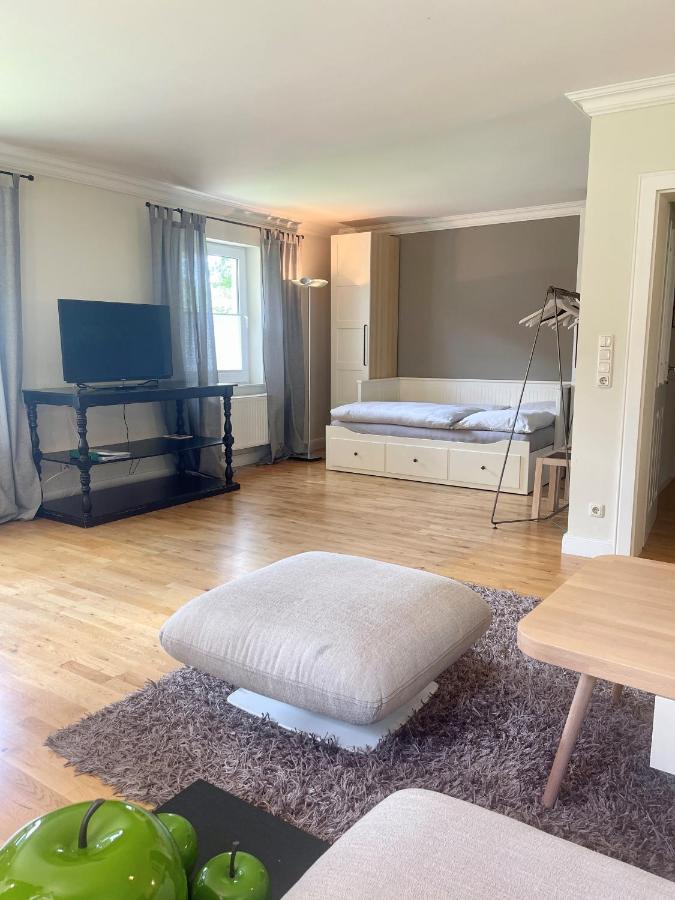 Landhaus Am Wald Mit Garten Mit 1 Schlafnische Und 1 Schlafzimmer Aurich Bagian luar foto