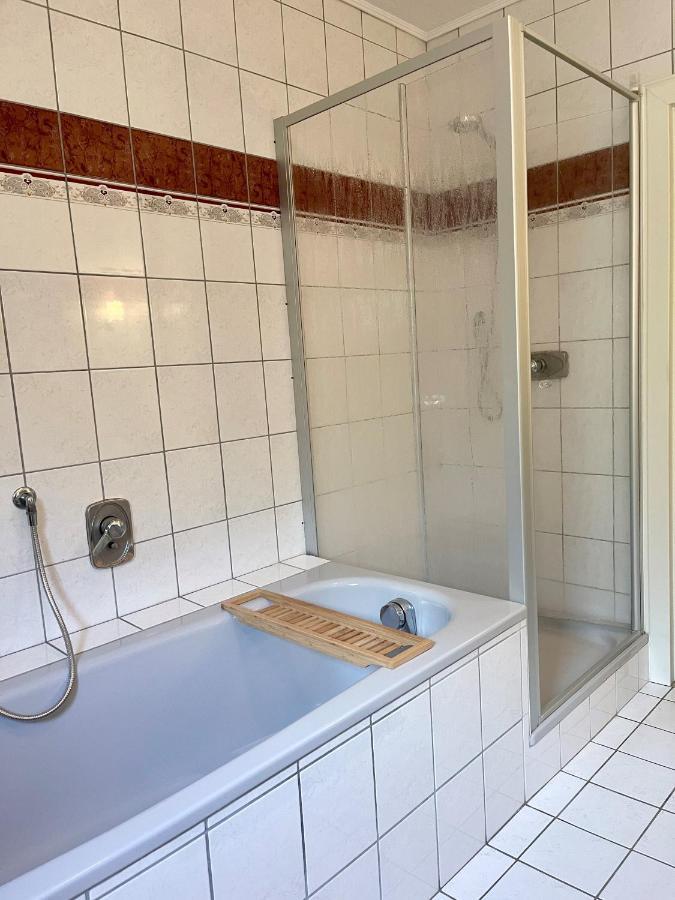 Landhaus Am Wald Mit Garten Mit 1 Schlafnische Und 1 Schlafzimmer Aurich Bagian luar foto