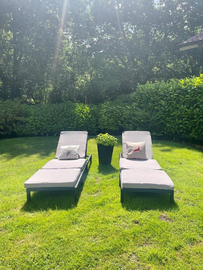 Landhaus Am Wald Mit Garten Mit 1 Schlafnische Und 1 Schlafzimmer Aurich Bagian luar foto